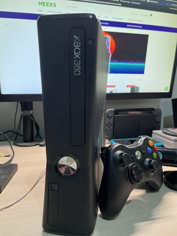 Xbox 360 con Kinect y HDD 240GB - [Reacondicionada]